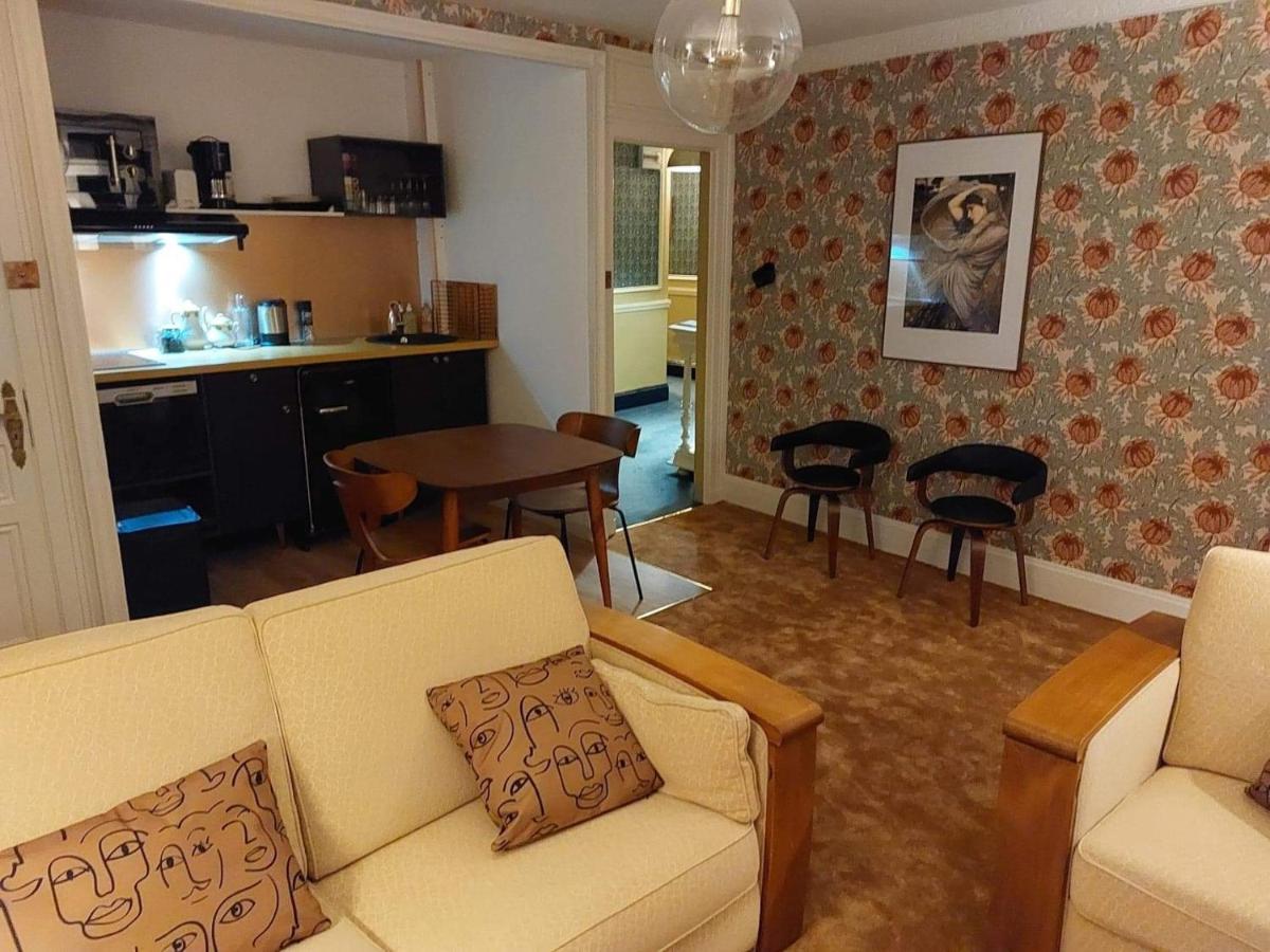 Appartement Superbe Appartement, Face A La Vieille !